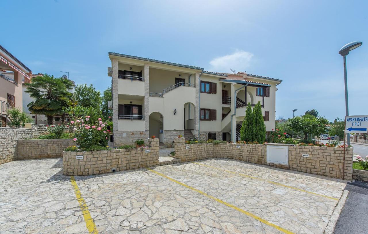 Apartmani Lorena 波雷奇 外观 照片
